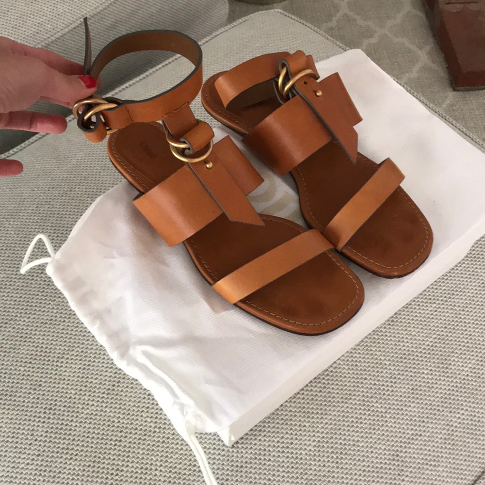 Chloe flat sandal